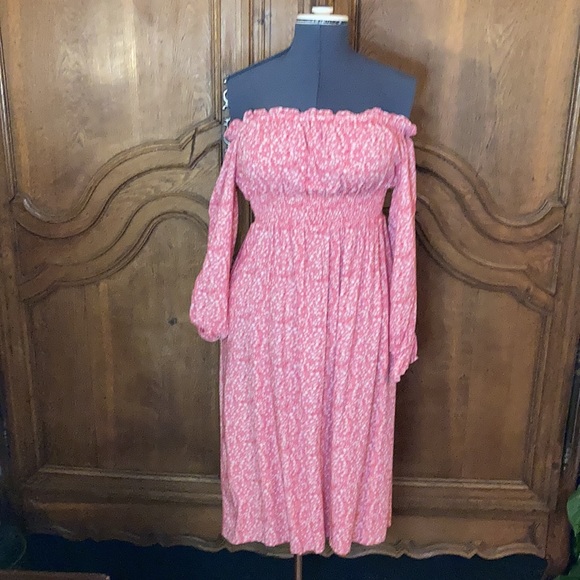 WAYF Smocked Waist Off Shoulder Midi Dress - Picture 10 of 15